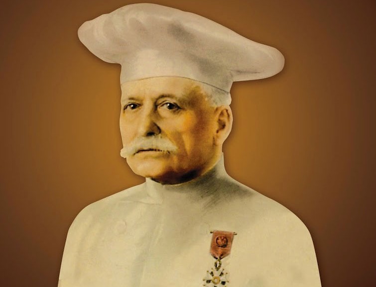 Auguste Escoffier avec une toque
